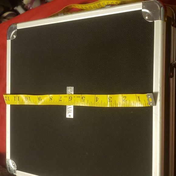 USED VAULTZ CARRYING CASE. Cigar Case - Picture 2 of 7